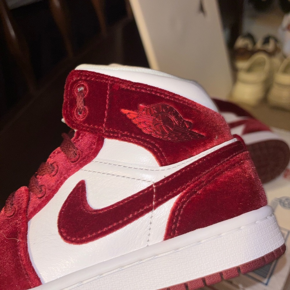Nike Air Jordan - Red and White - Picture 5 of 7